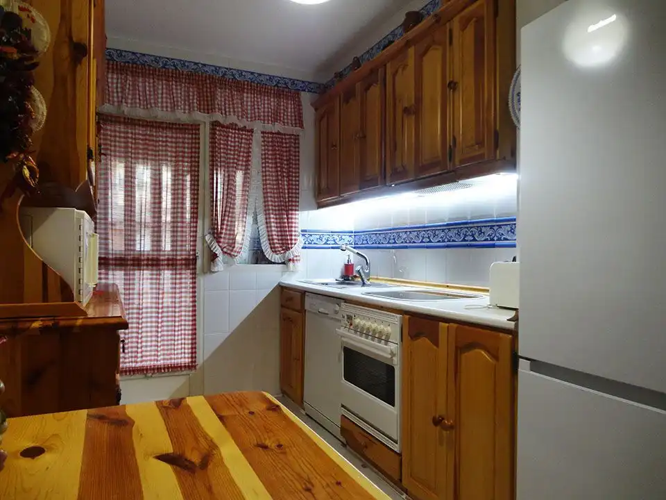 Cocina de Piso en venta en Salas de los Infantes con Calefacción, Terraza y Amueblado