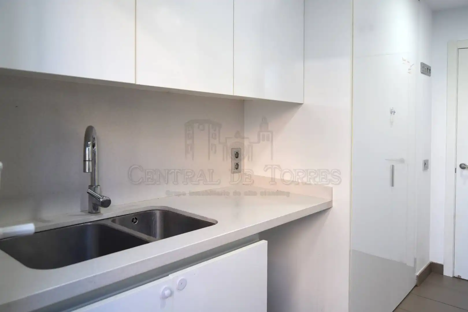 Kitchen of Ground floor for sale in Sant Cugat del Vallès  with Air Conditioner, Heating and Private garden