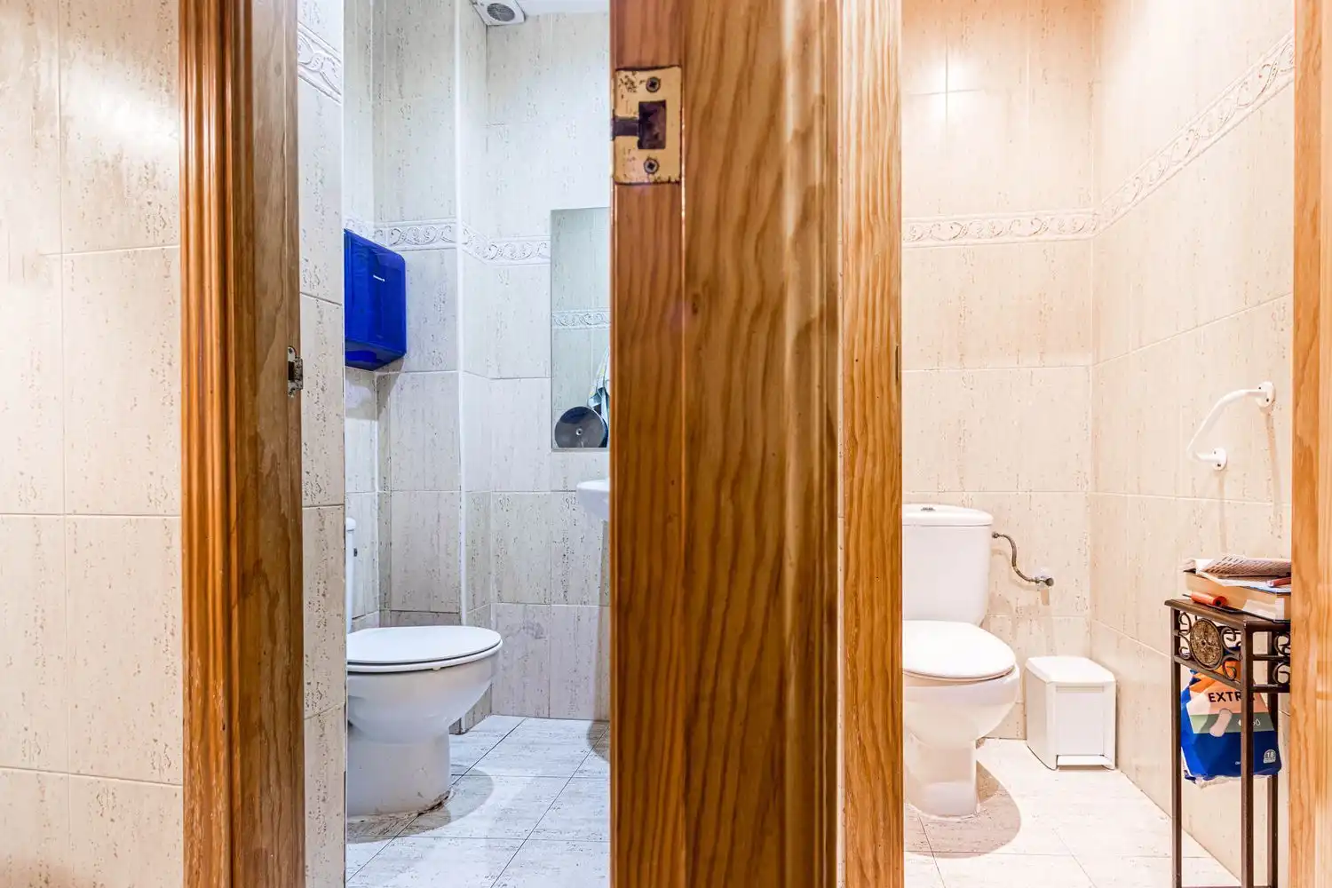 Bathroom of Houses for sale in Fuentelencina  with Air Conditioner and Storage room