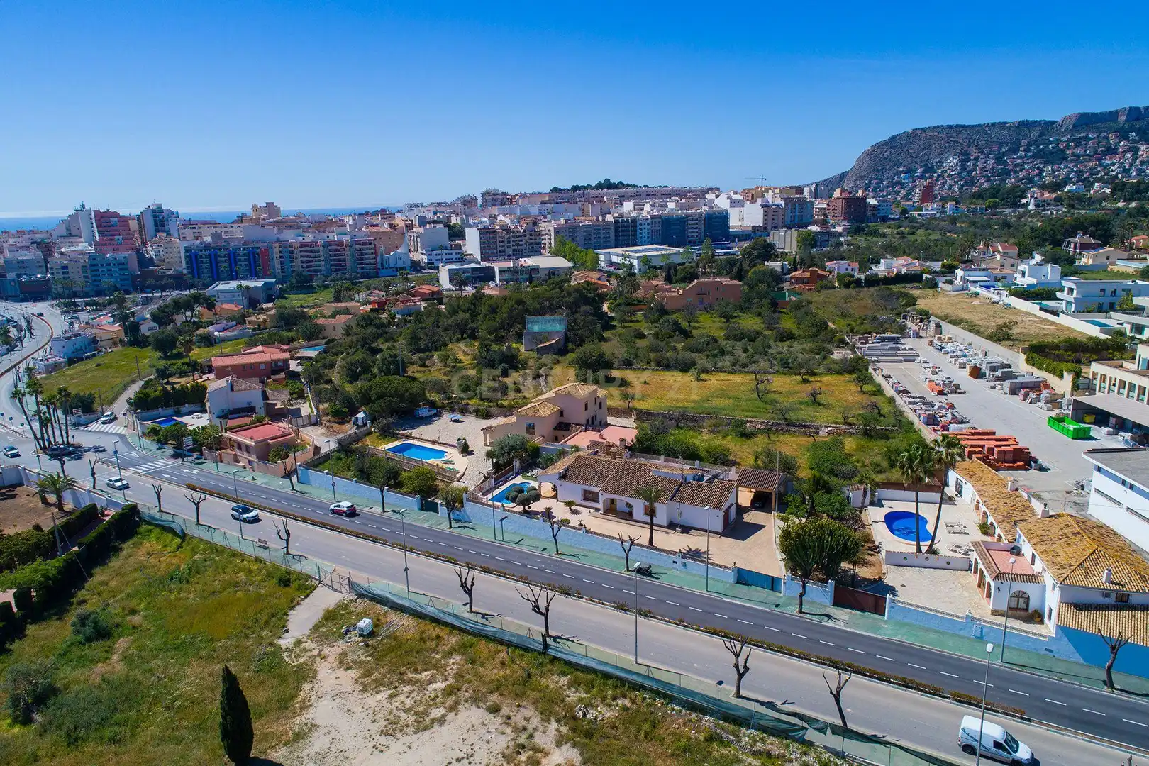 Vista exterior de Casa o xalet en venda en Calpe / Calp amb Aire condicionat, Jardí privat i Traster