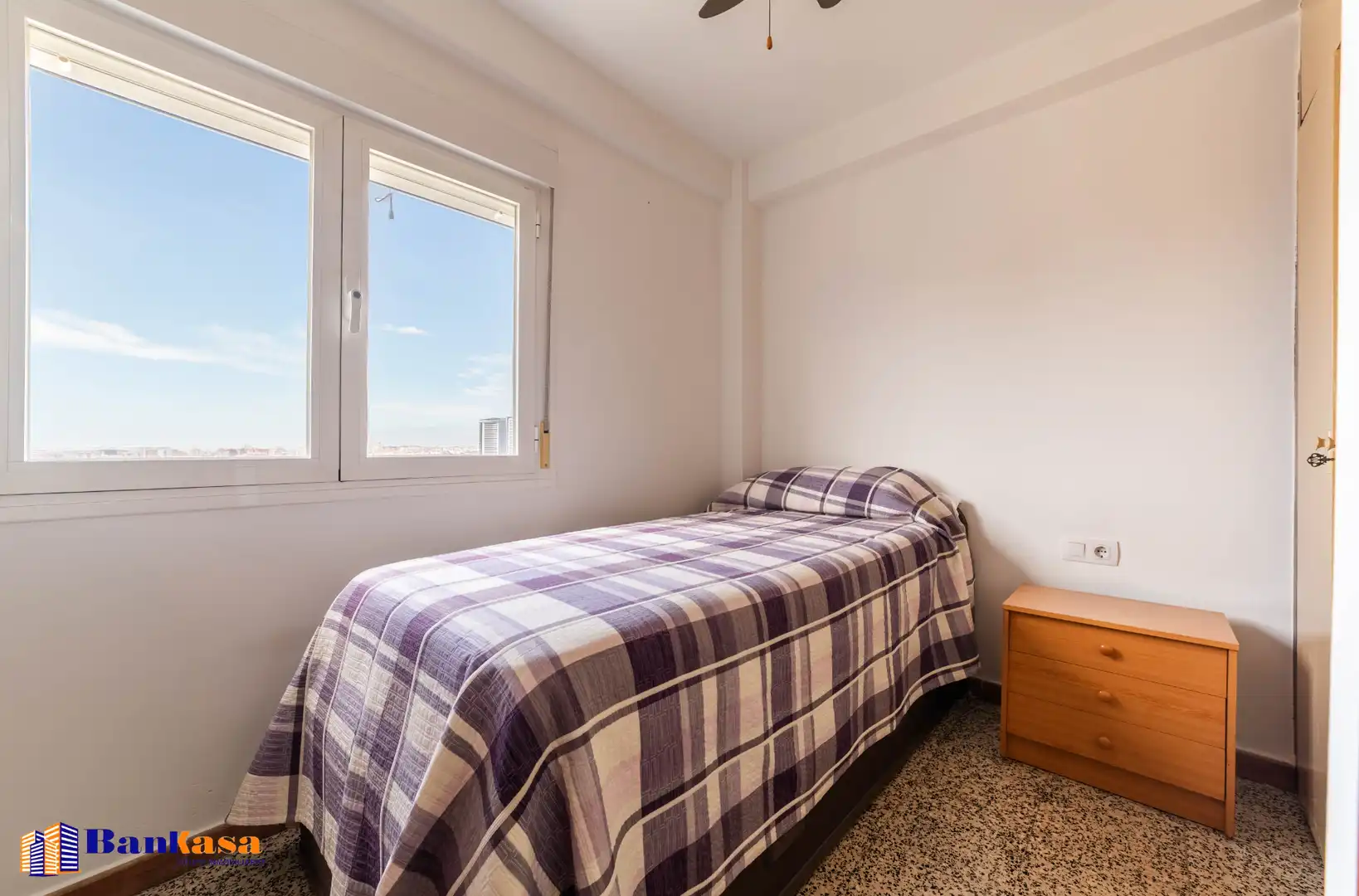 Schlafzimmer von Wohnung zum Verkauf in Málaga mit Möbliert, Ofen und Waschmaschine