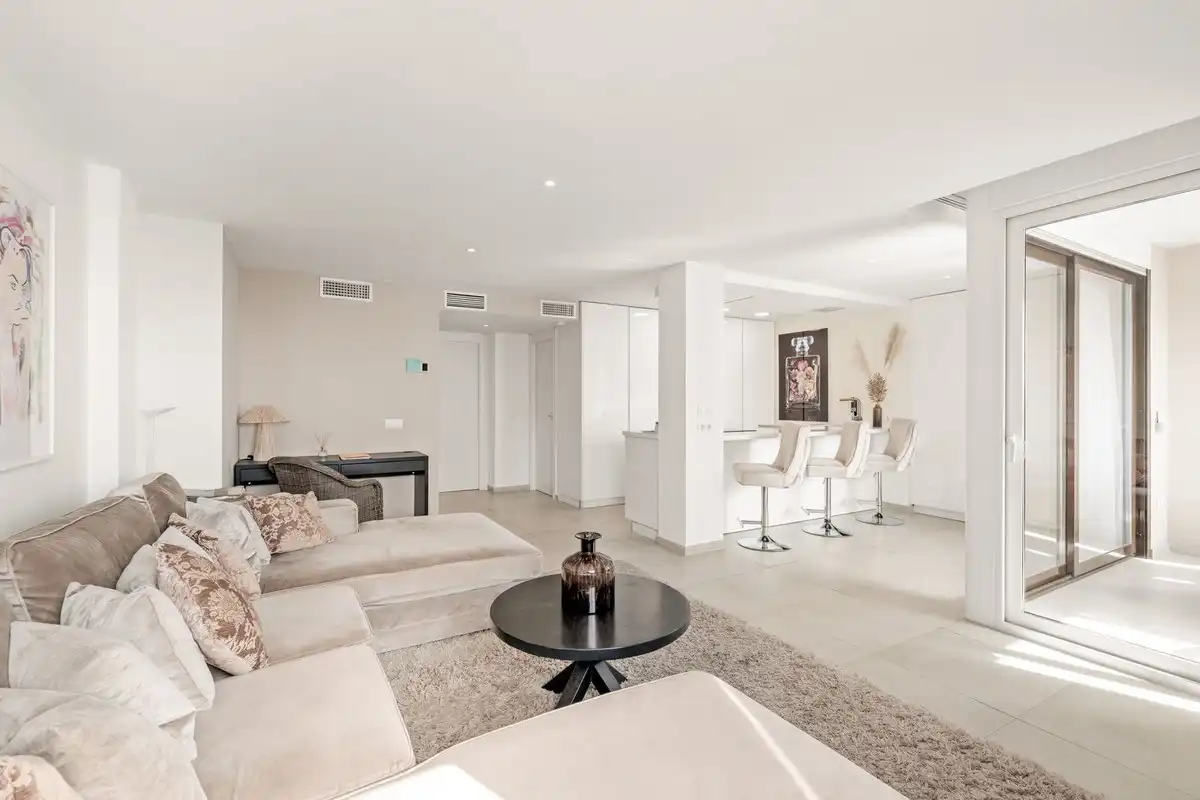Sala de estar de Apartamento en venta en Torremolinos con Aire acondicionado, Amueblado y Piscina comunitaria