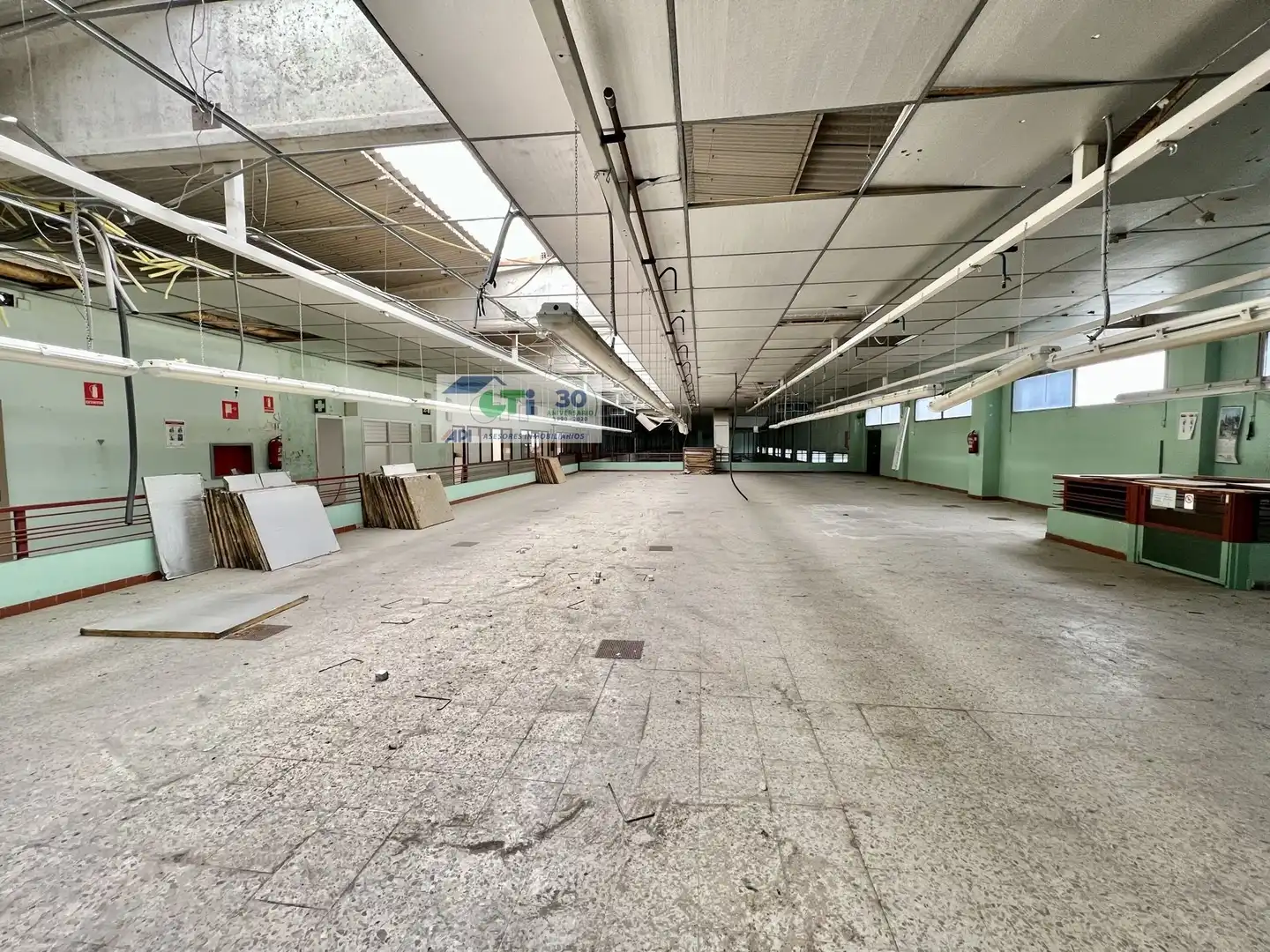 Nau industrial de lloguer en Zaragoza