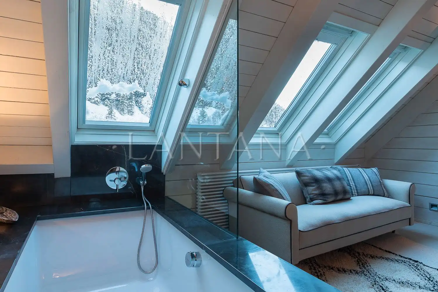 Baño de Casa adosada en venta en Naut Aran con Calefacción, Parquet y Trastero