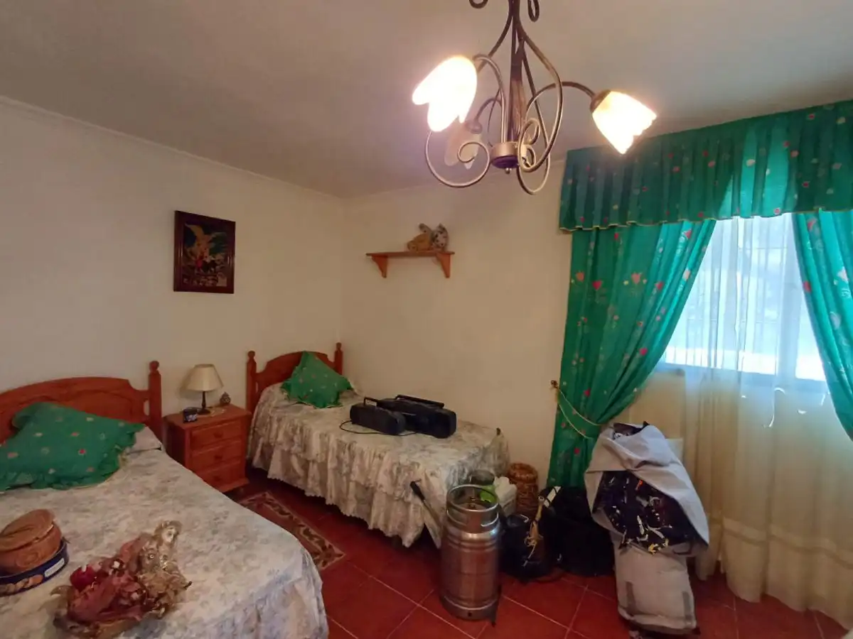 Dormitori de Finca rústica en venda en Alozaina amb Aire condicionat, Calefacció i Terrassa