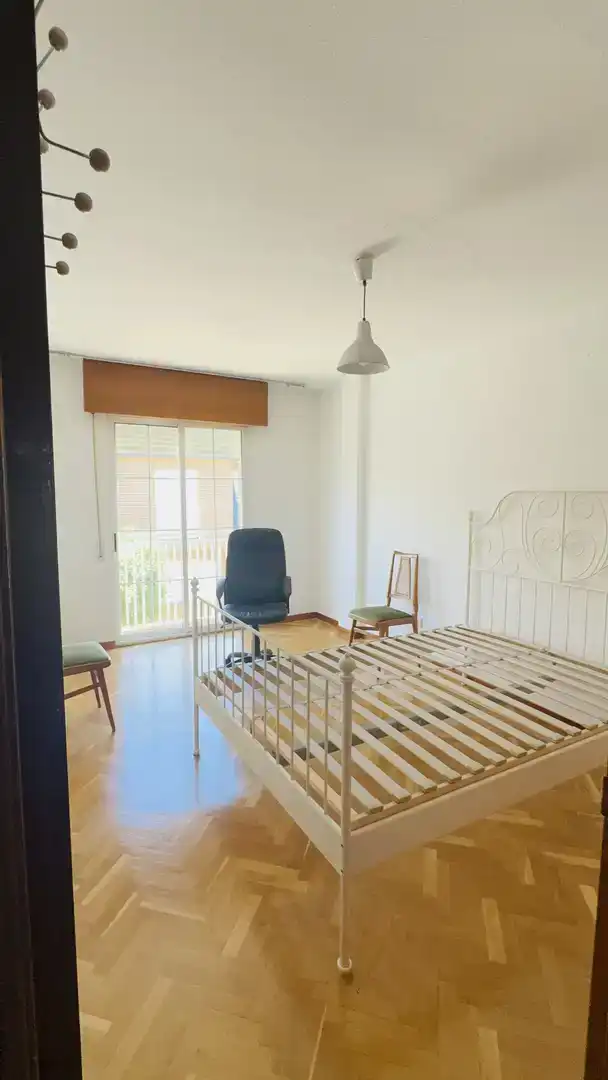 Dormitori de Casa o xalet en venda en Valladolid amb Parquet, Traster i Moblat