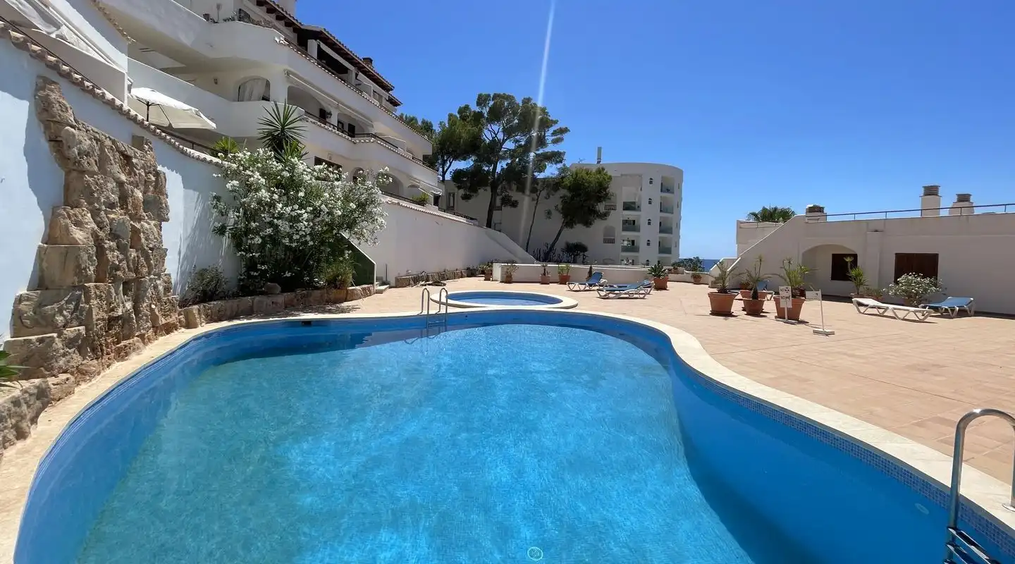 Piscina de Apartament en venda en Andratx amb Terrassa, Traster i Piscina comunitària