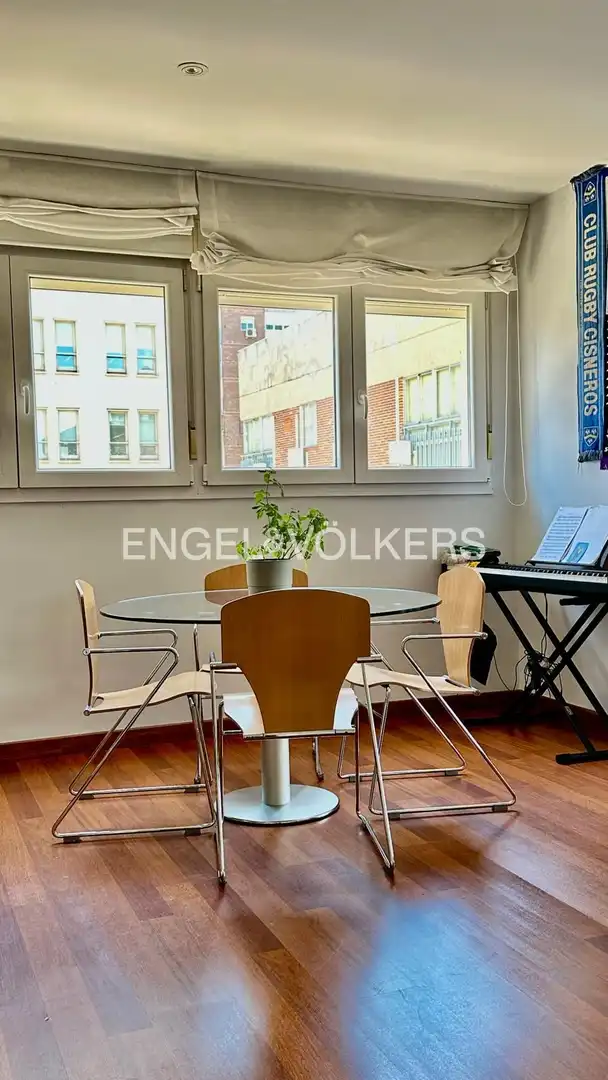 Comedor de Piso de alquiler en Madrid con Calefacción, Terraza y Piscina