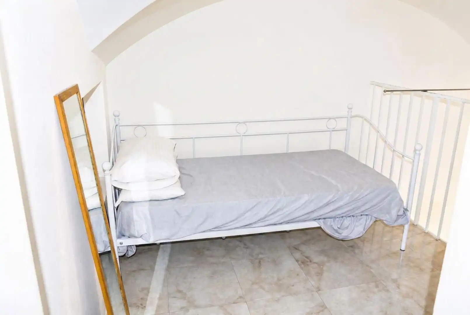 Habitación de Apartamento en venta en Cáceres con Aire acondicionado