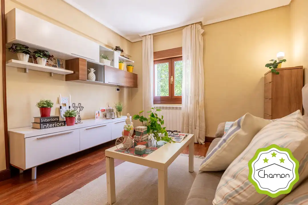 Sala de estar de Piso en venta en Bilbao  con Calefacción, Jardín privado y Amueblado