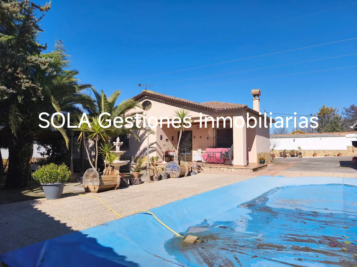 Xalet amb piscina en venda a Torreperogil