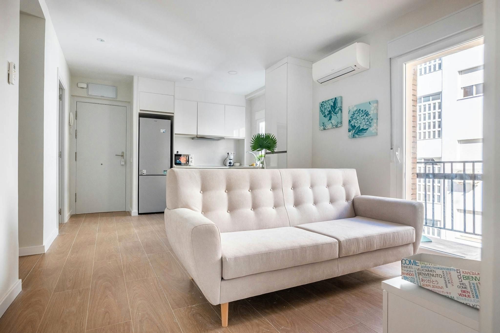 Sala de estar de Piso de alquiler en  Sevilla Capital con Aire acondicionado, Calefacción y Amueblado