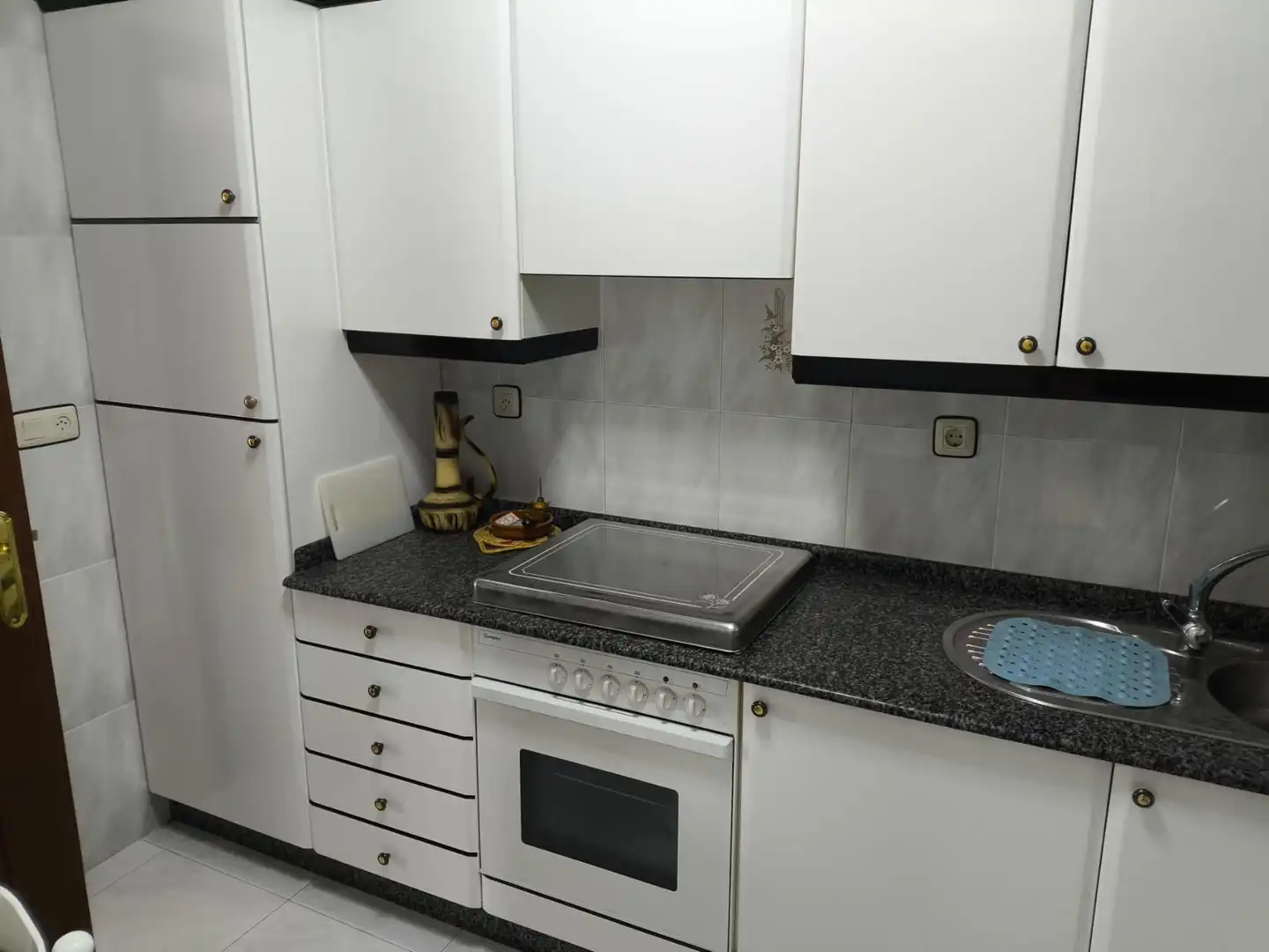 Küche von Wohnung zum Verkauf in Laxe mit Heizung, Terrasse und Abstellraum