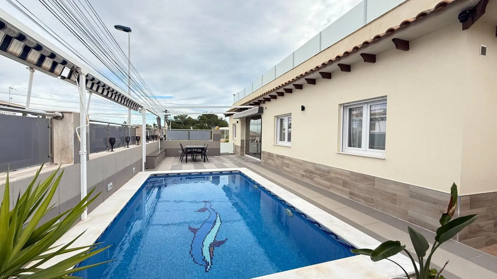 Villa mit Pool zum Verkauf in Avenida Laguna Azul, imagen 5