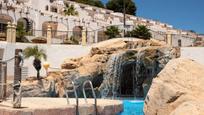 Piscina de Casa adosada en venda en Calpe / Calp amb Aire condicionat, Jardí privat i Piscina