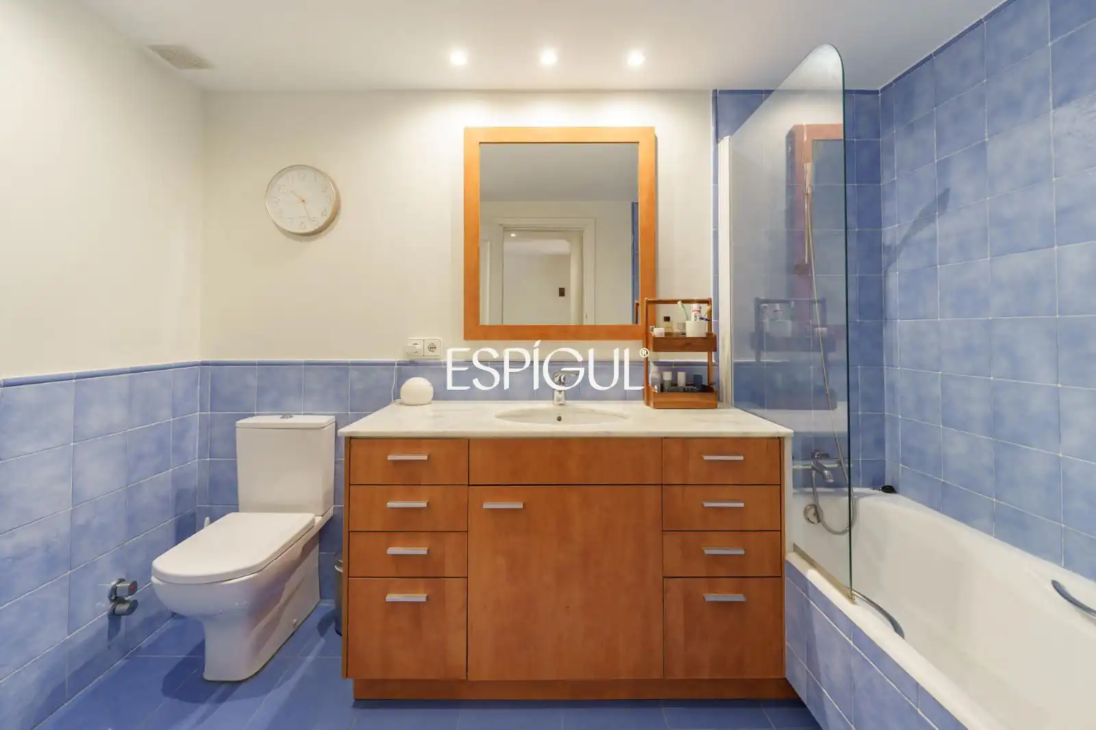Bathroom of Houses for sale in Sant Cugat del Vallès  with Air Conditioner, Heating and Parquet flooring