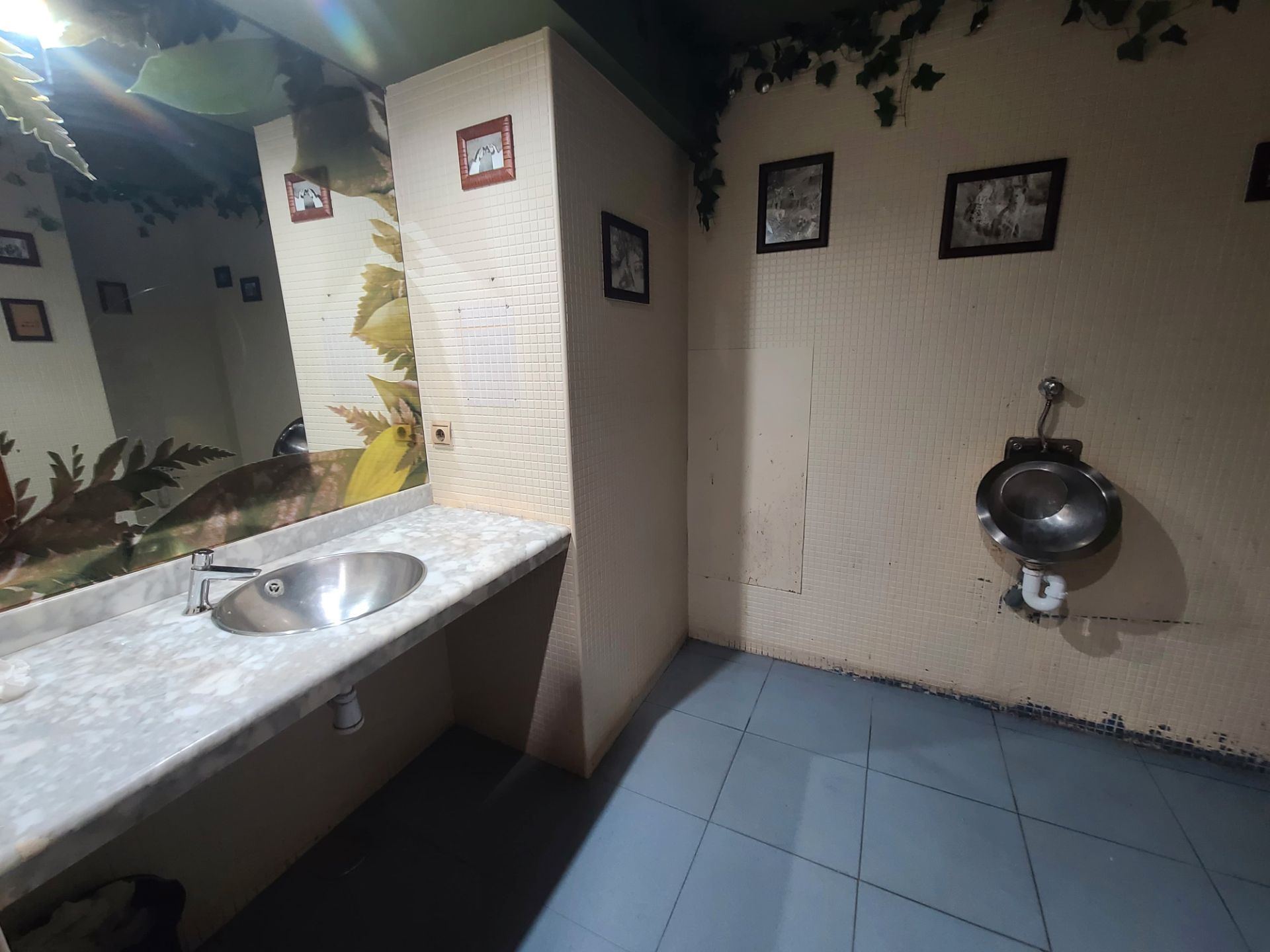 Baño de Local en traspaso en Valladolid Capital con Amueblado