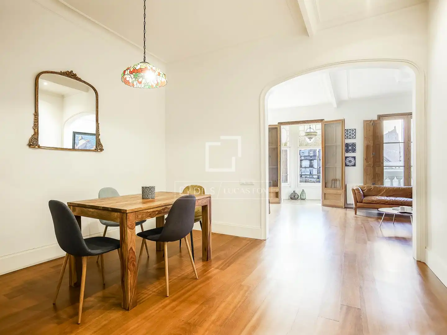Comedor de Piso en venta en Barcelona con Calefacción, Amueblado y Balcón