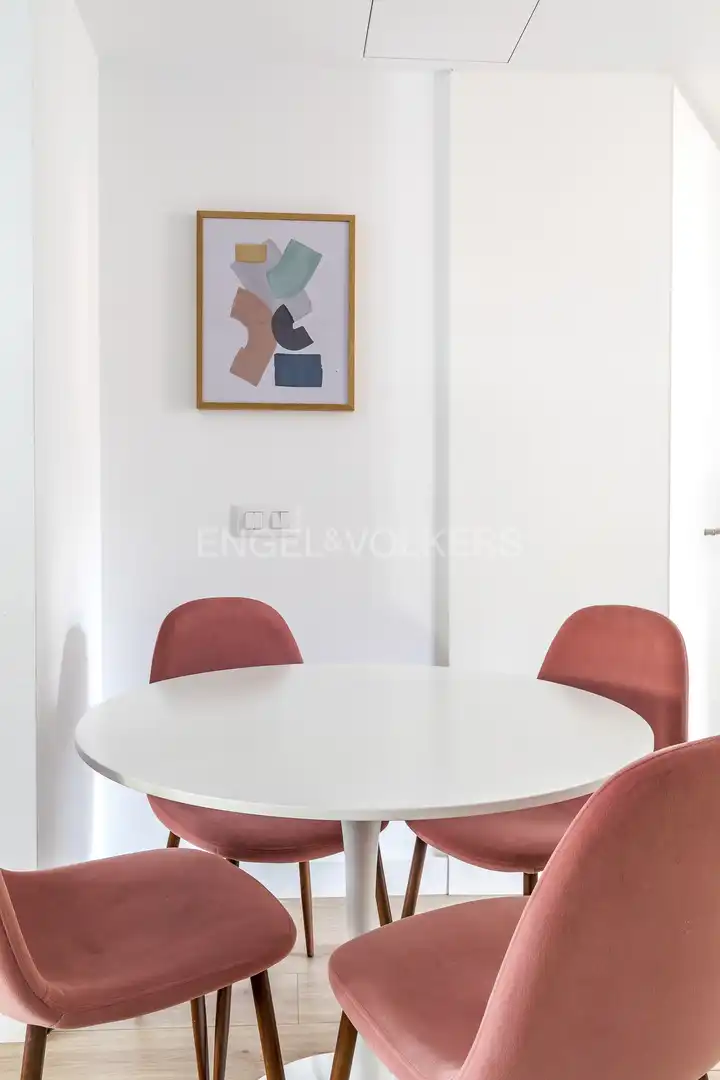 Comedor de Apartamento de alquiler en Madrid con Aire acondicionado, Calefacción y Amueblado