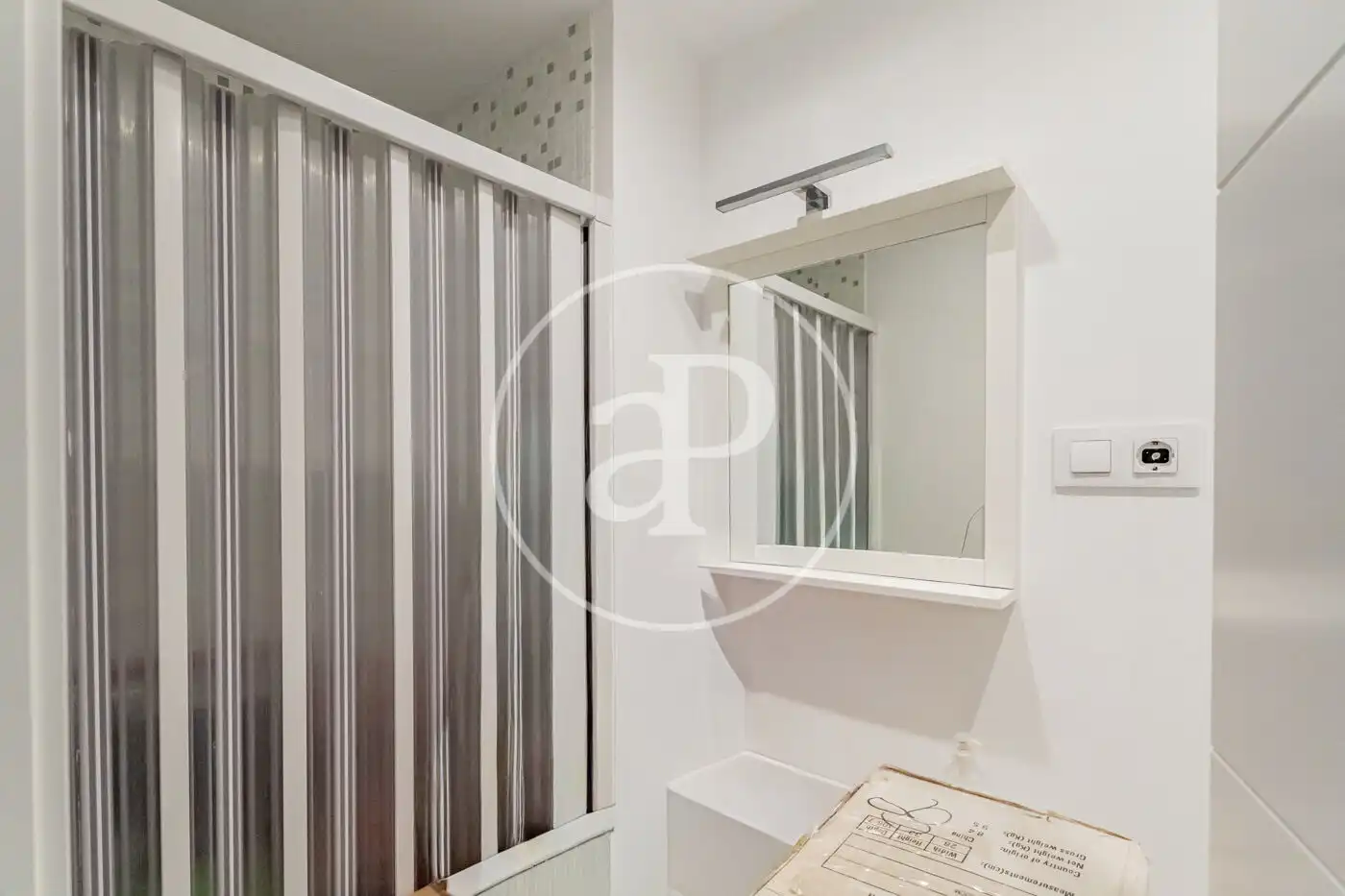 Badezimmer von Wohnung zum Verkauf in Madrid mit Klimaanlage und Heizung