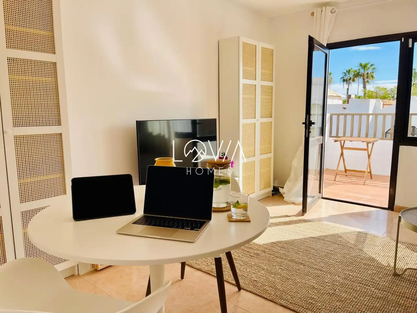 Sala d'estar de Apartament de lloguer en La Oliva amb Terrassa, Piscina i Piscina comunitària