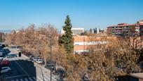 Vista exterior de Pis en venda en  Granada Capital amb Aire condicionat i Balcó