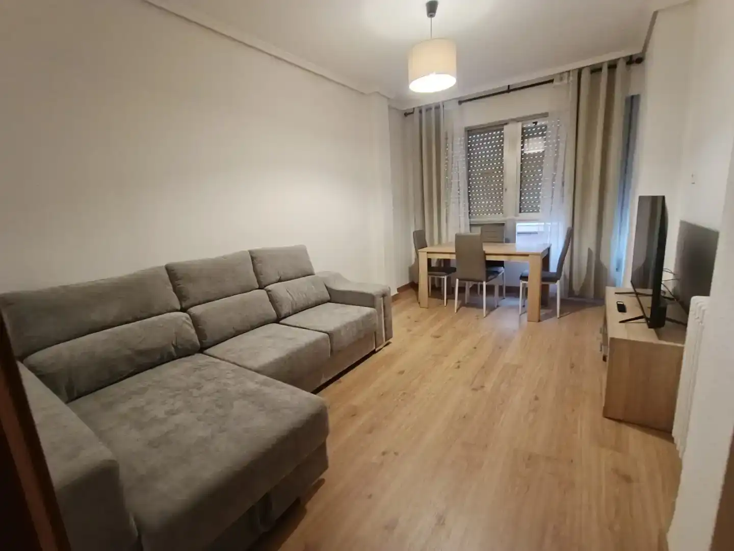 Living room of Flat for share in Zona Alta
