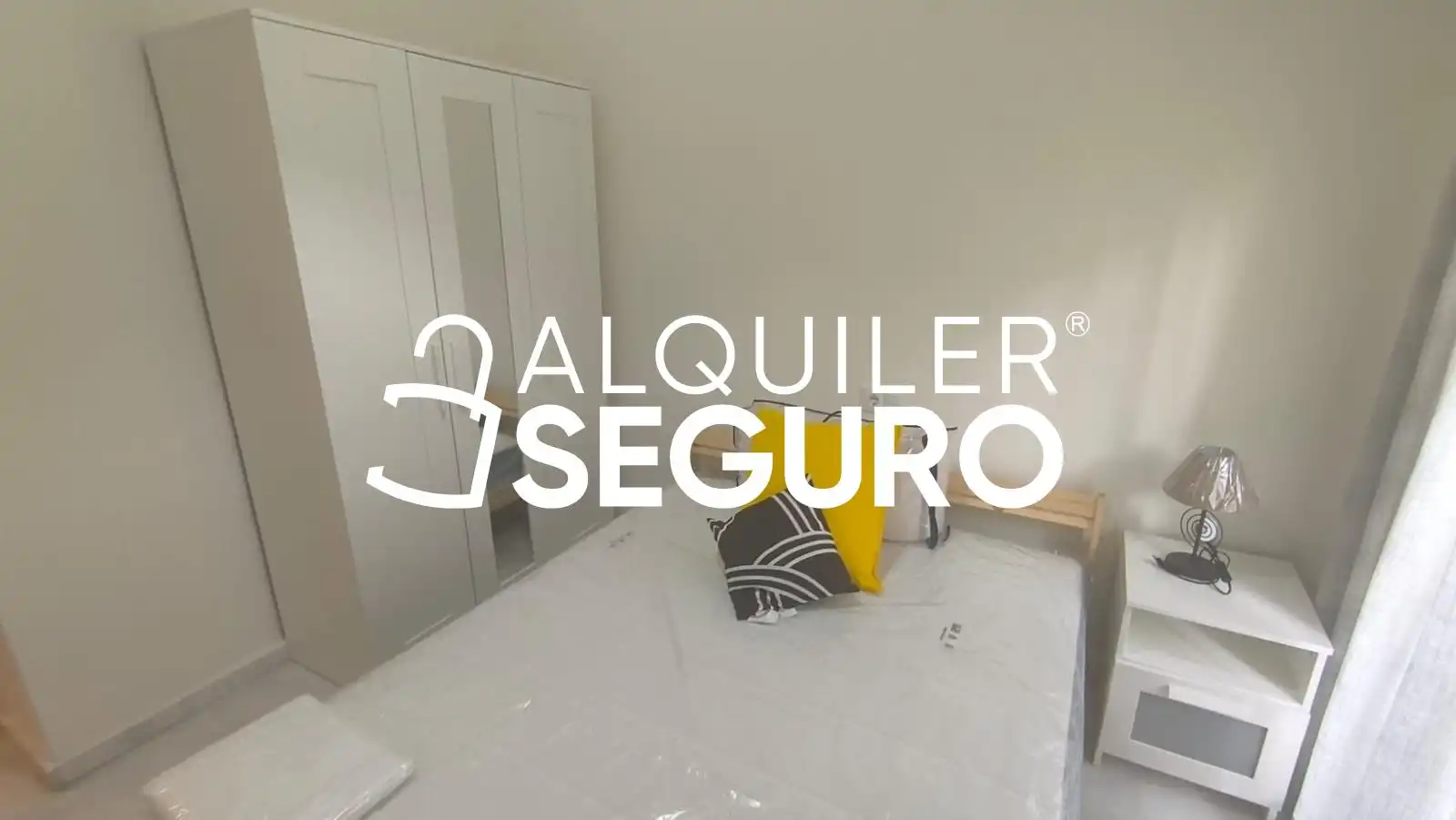 Bedroom of Flat for rent in Sevilla  with Air Conditioner and Furnished