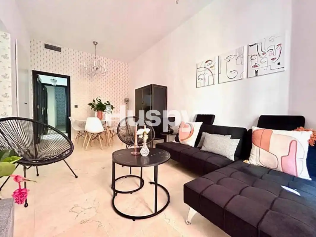 Living room of Flat for sale in Casco Antiguo