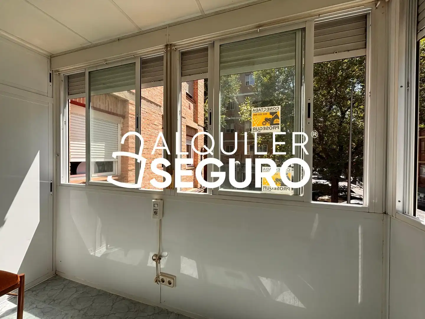 Flat for rent in Madrid  with Air Conditioner, Heating and Furnished