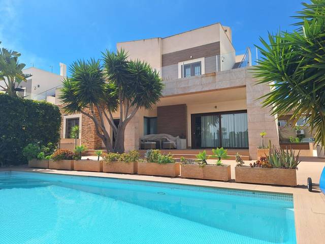 Casa-chalet en Venta en  ARGONAUTA en Aguas Nuevas