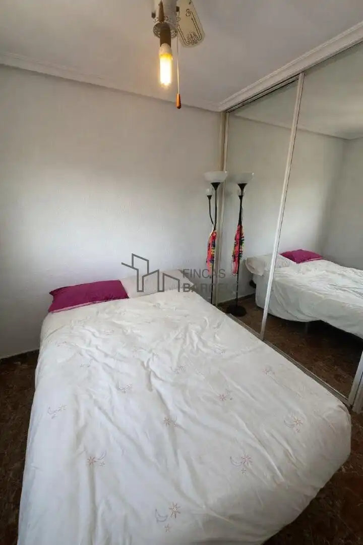 Habitación de Casa adosada en venta en Zaragoza