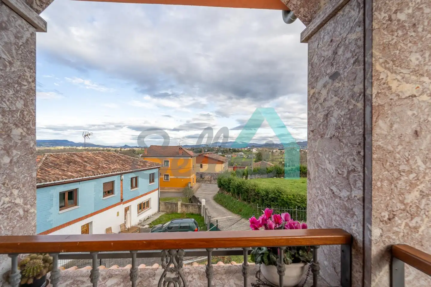 Houses for sale in Camíno De Castañéu, Viella - Granda - Meres