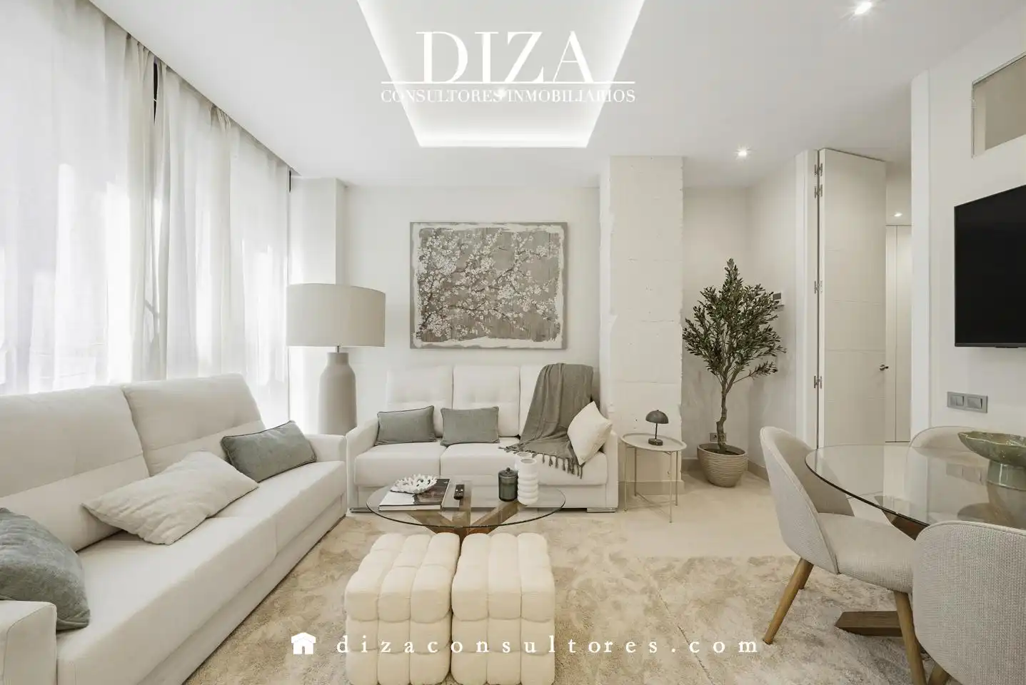 Sala d'estar de Planta baixa en venda en  Madrid Capital amb Aire condicionat i Moblat