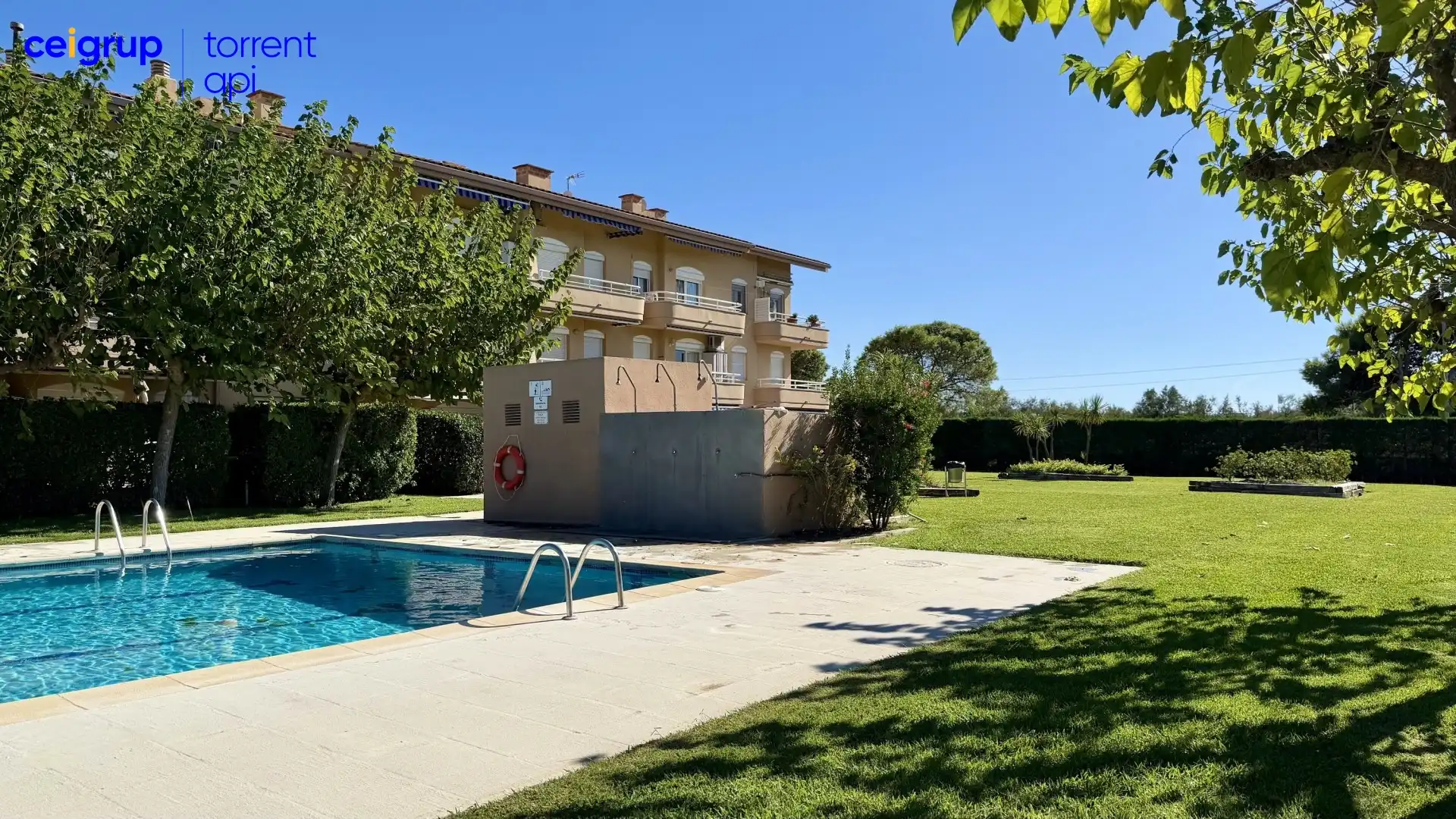 Pis amb piscina en venda a Els Griells