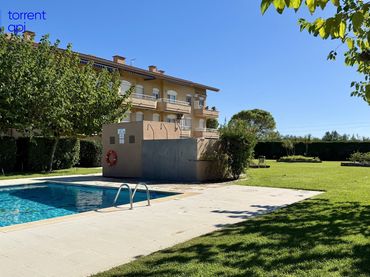 Piso con piscina en venta en Els Griells
