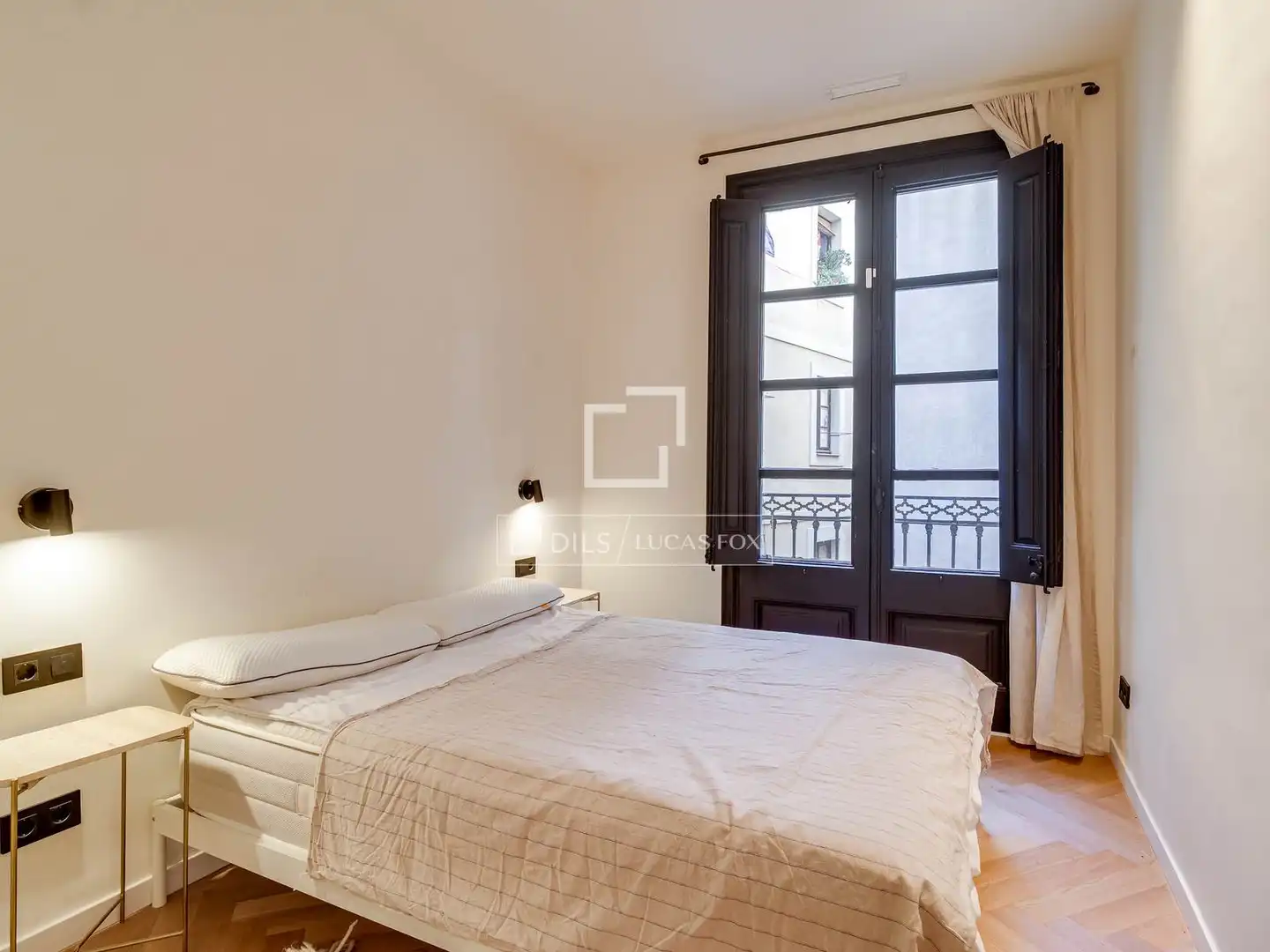 Schlafzimmer von Wohnung zum Verkauf in Barcelona mit Klimaanlage, Heizung und Parkett