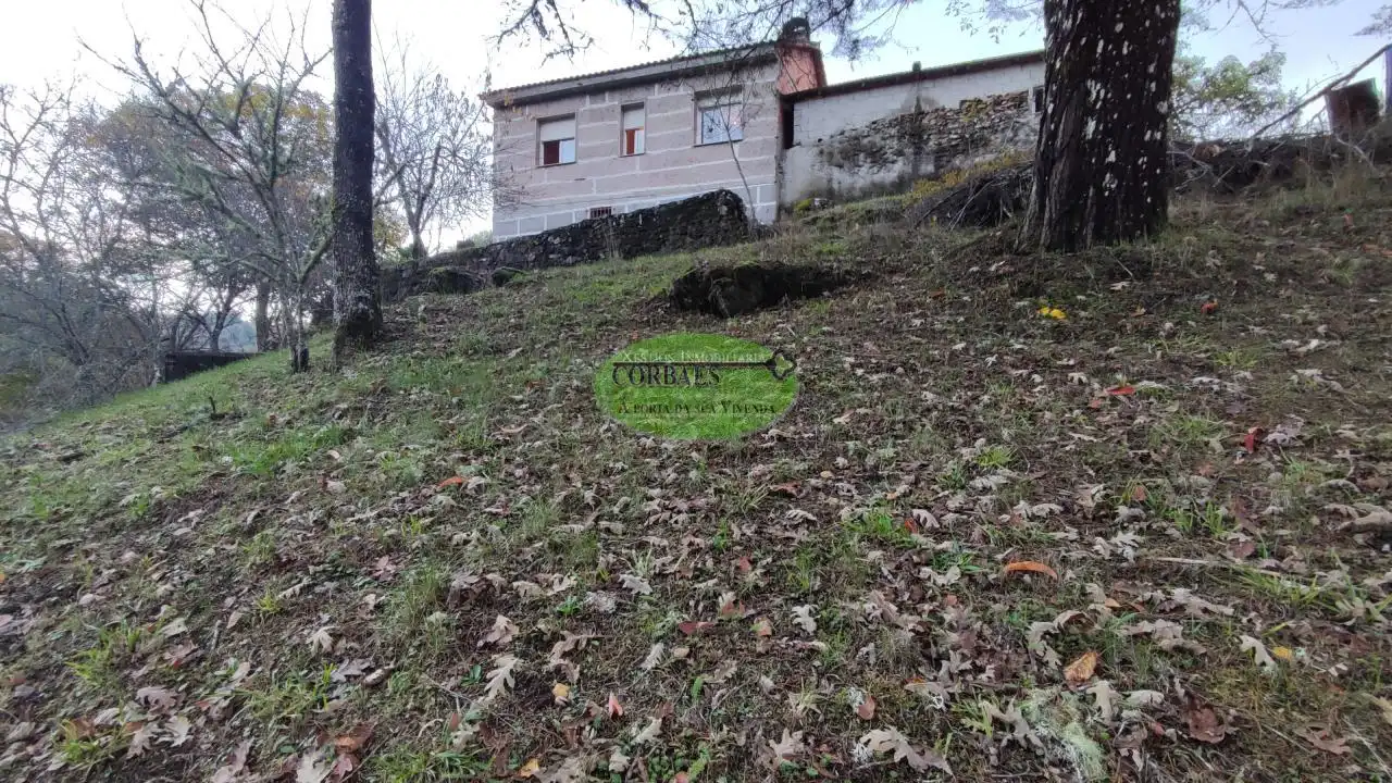 Casa o chalet en venta en Cualedro con Jardín privado, Parquet y Amueblado
