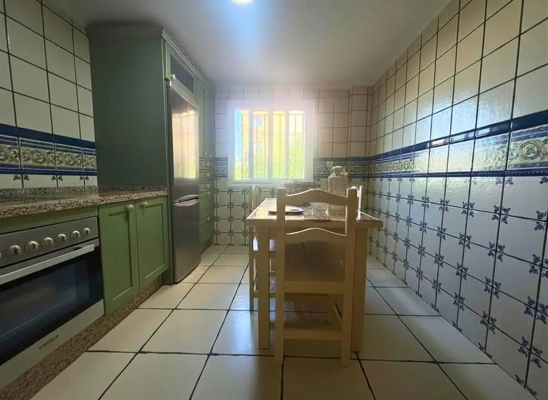 Küche von Wohnung zum Verkauf in Tarifa mit Abstellraum und Alarm