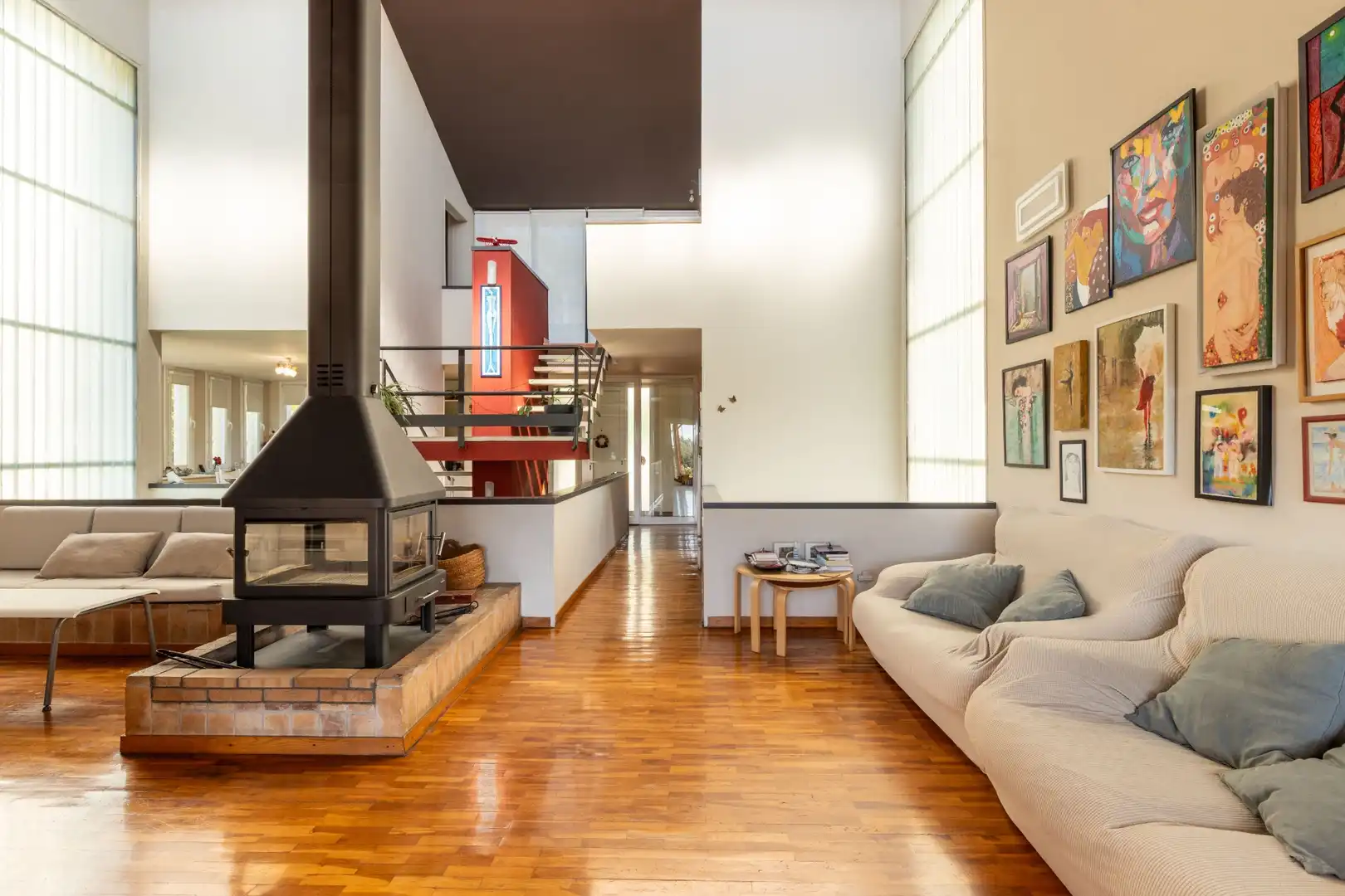 Sala d'estar de Casa o xalet en venda en Castellar del Vallès amb Aire condicionat, Calefacció i Jardí privat