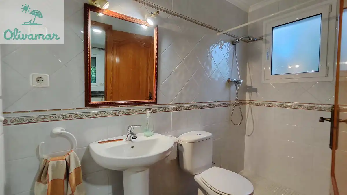 Bany de Casa o xalet en venda en Oliva amb Moblat