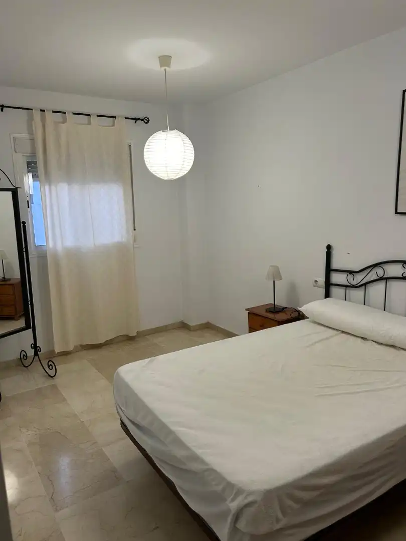 Schlafzimmer von Wohnung zur Miete in Dos Hermanas mit Klimaanlage und Möbliert