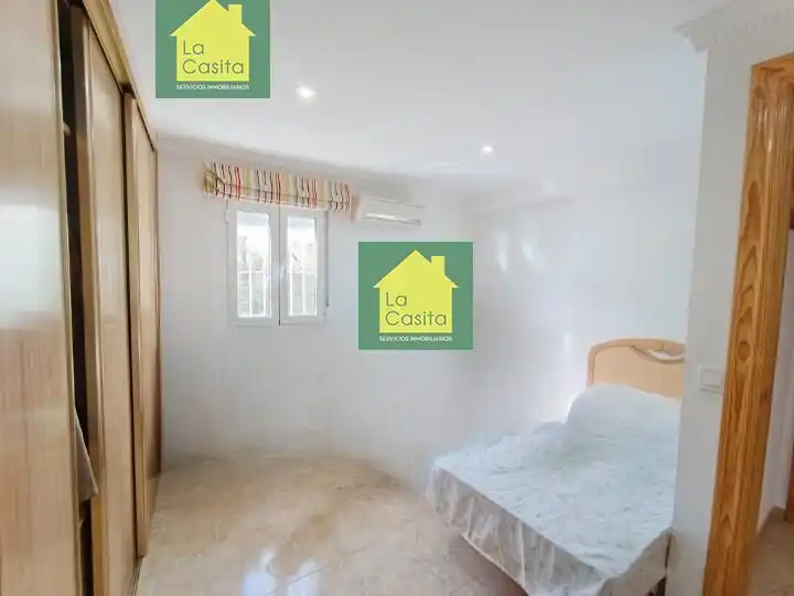 Dormitori de Casa o xalet en venda en Albacete amb Aire condicionat, Jardí privat i Traster