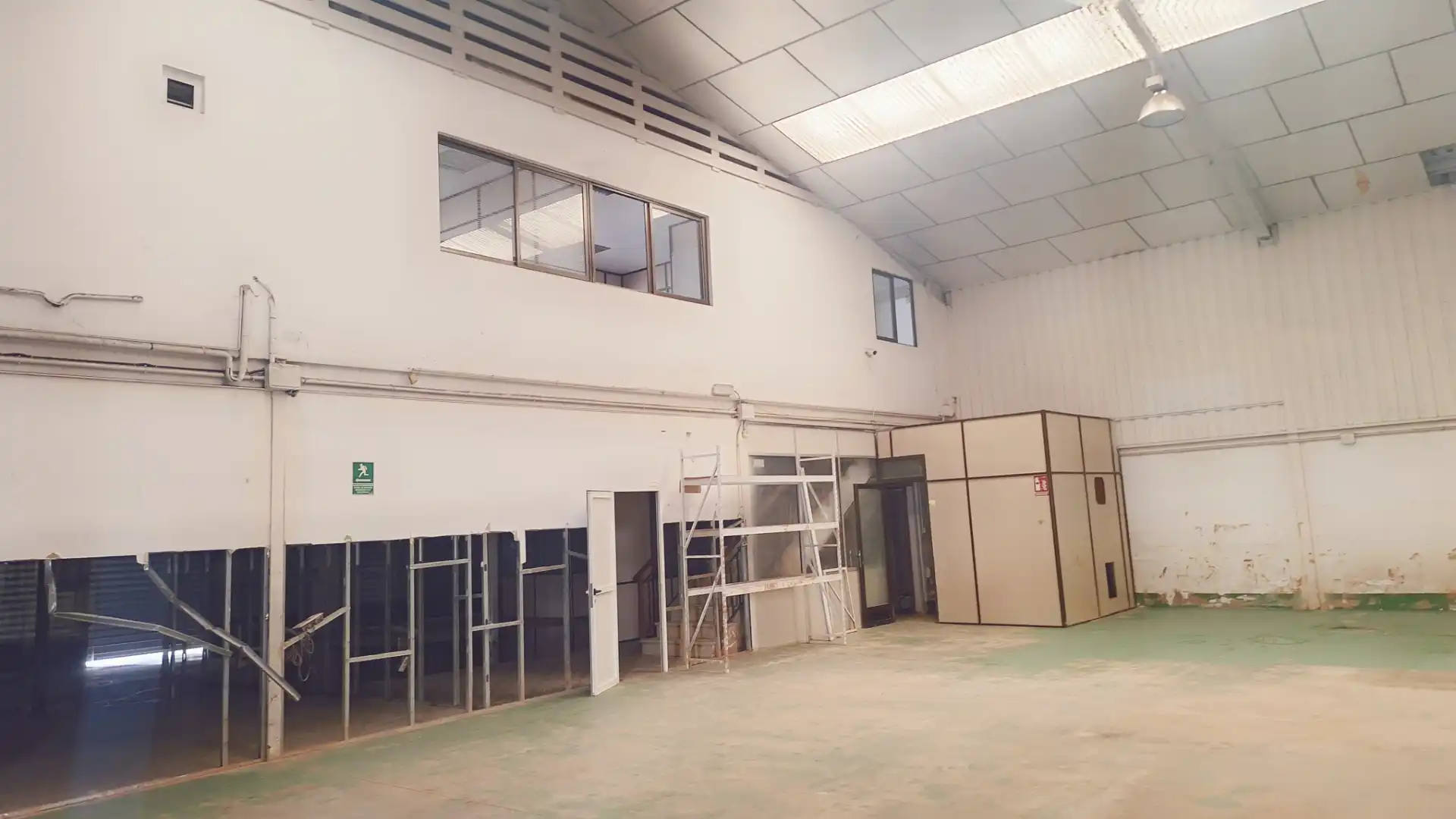 Fabrikhallen zur Miete in Valencia
