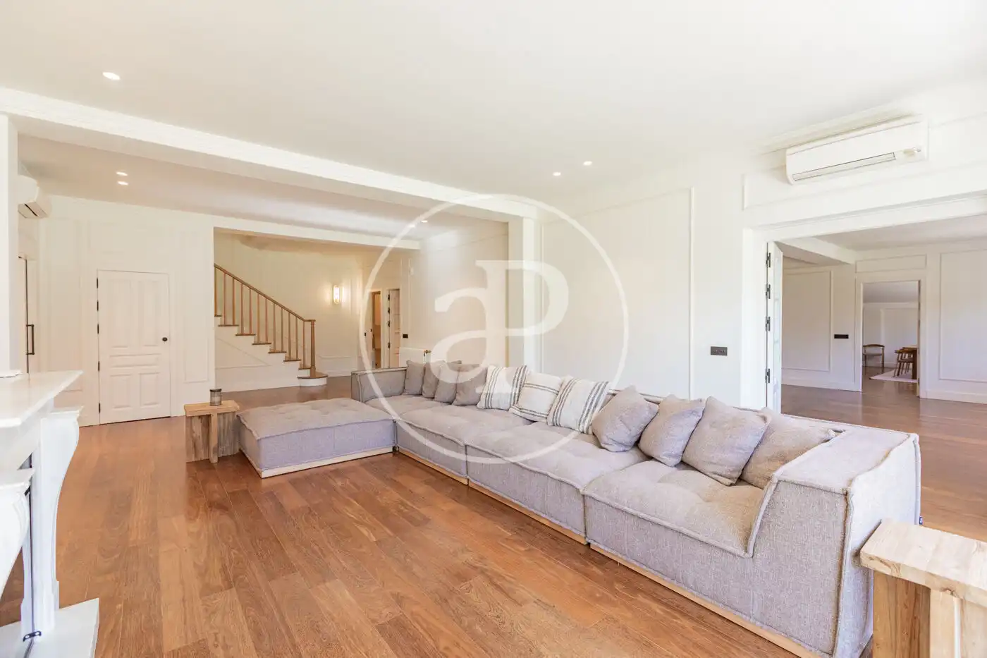 Living room of Houses for rent in Madrid  with Air Conditioner, Heating and Private garden