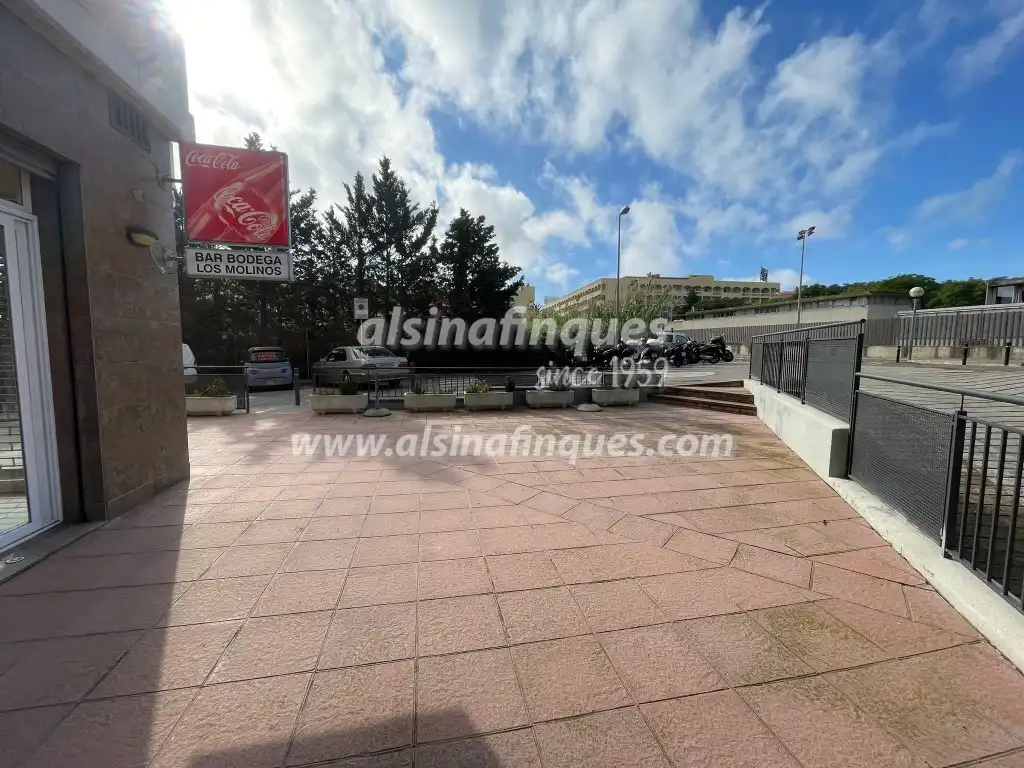 Vista exterior de Local en venda en Lloret de Mar