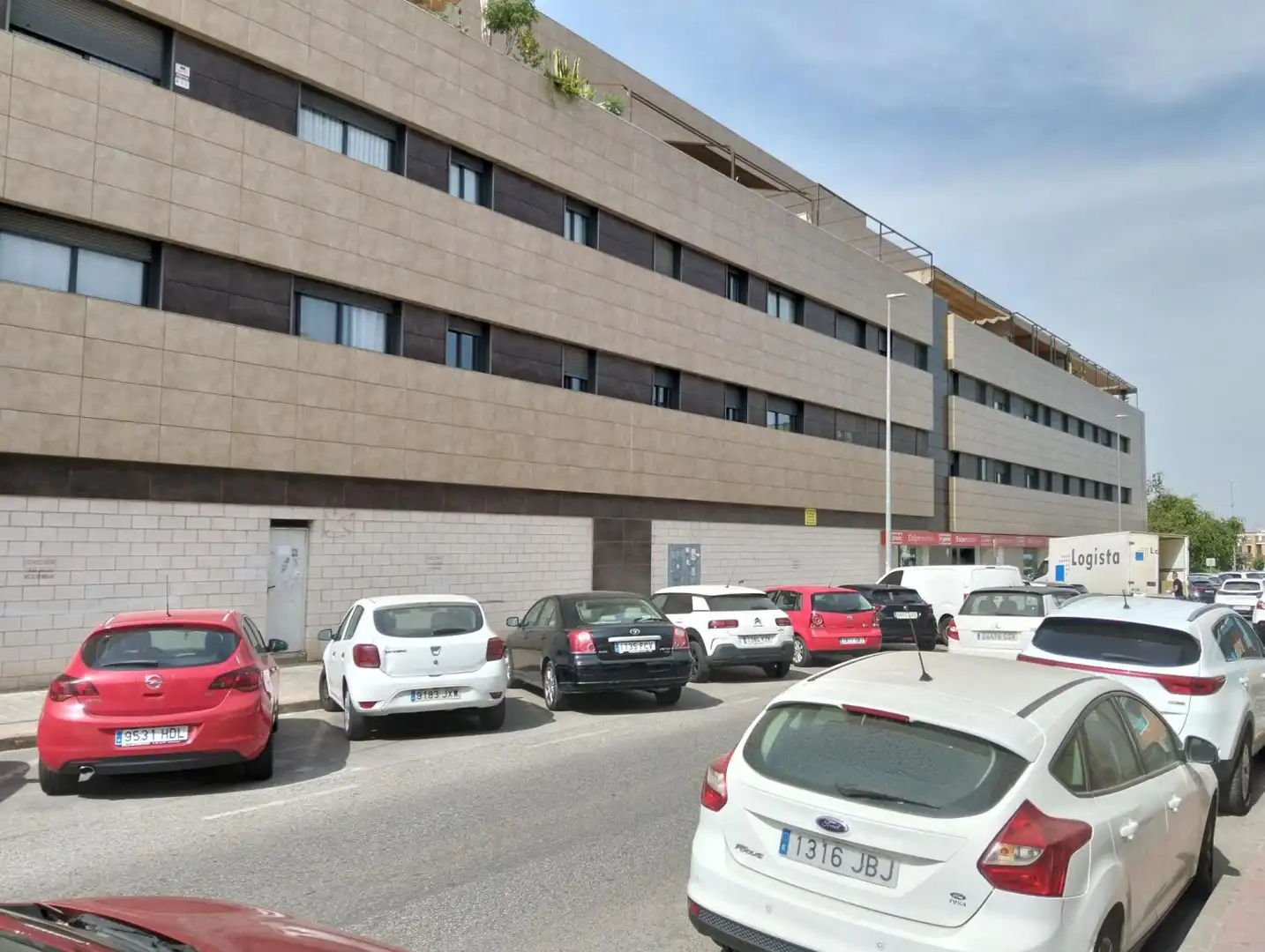 Gewerbefläche zur Miete in Arenal - La Pólvora