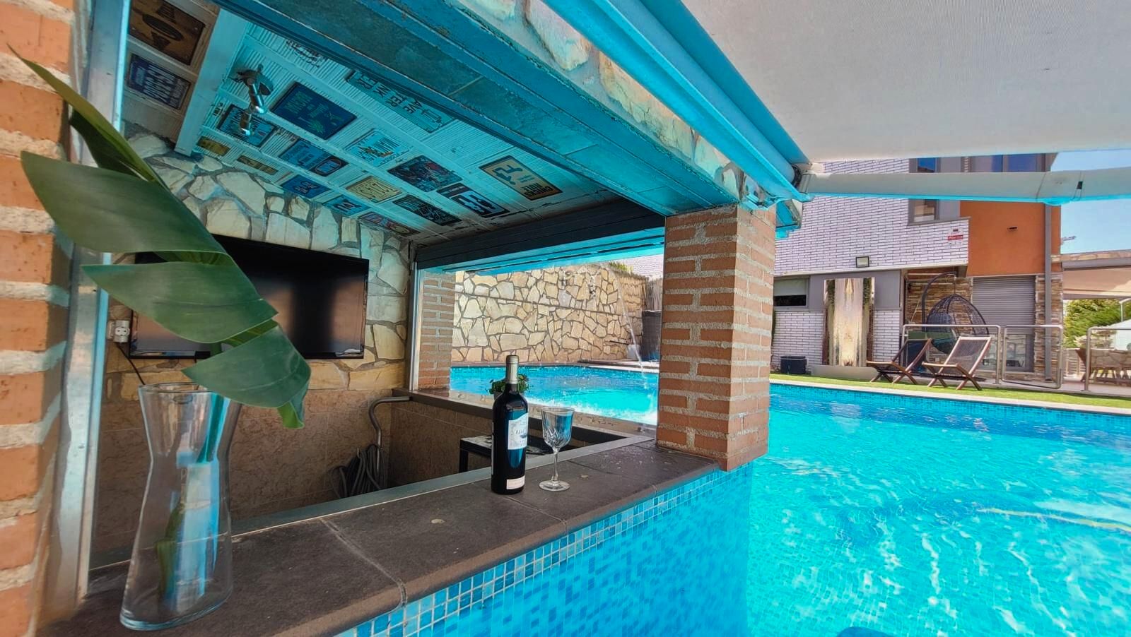 Swimming pool of Single-family semi-detached for sale in Rivas-Vaciamadrid  with Air Conditioner, Heating and Private garden