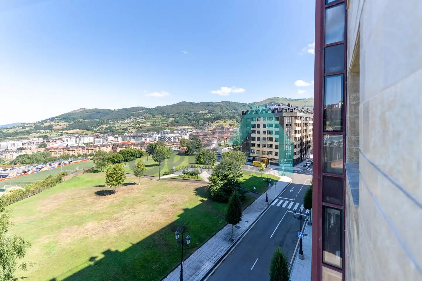 Vista exterior de Piso en venta en Oviedo  con Calefacción, Parquet y Trastero