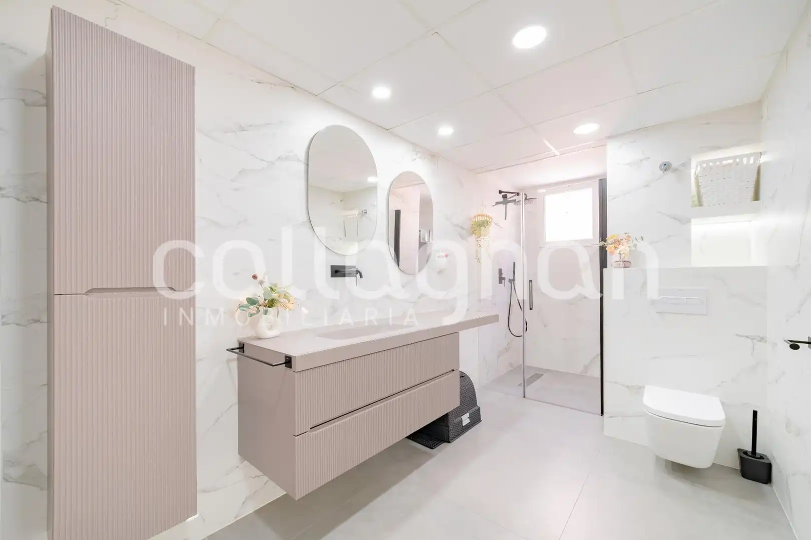 Baño de Piso en venta en Valencia con Aire acondicionado, Calefacción y Amueblado